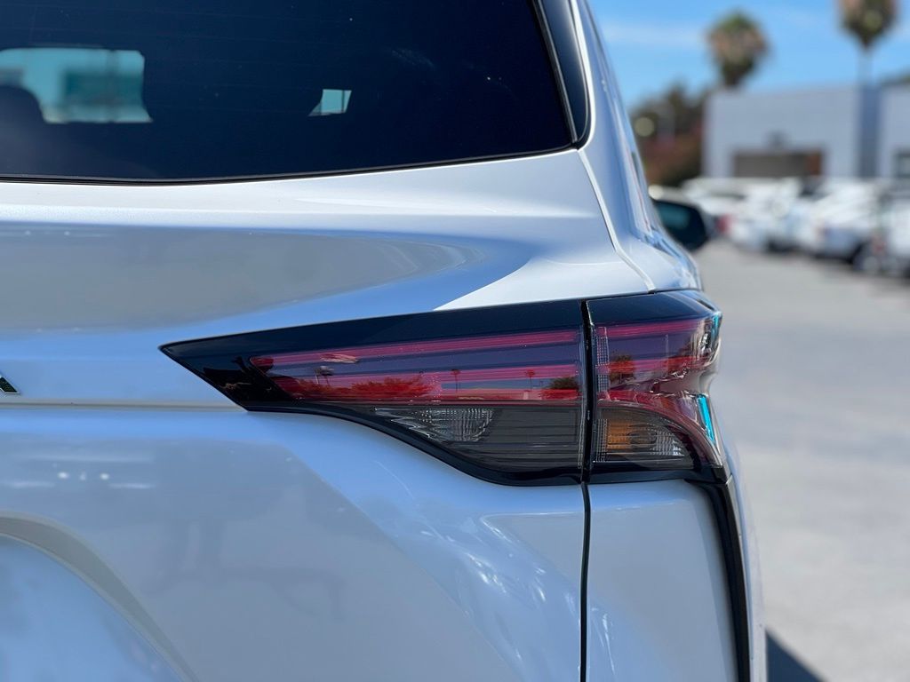 Used 2026 Toyota Sienna Van
