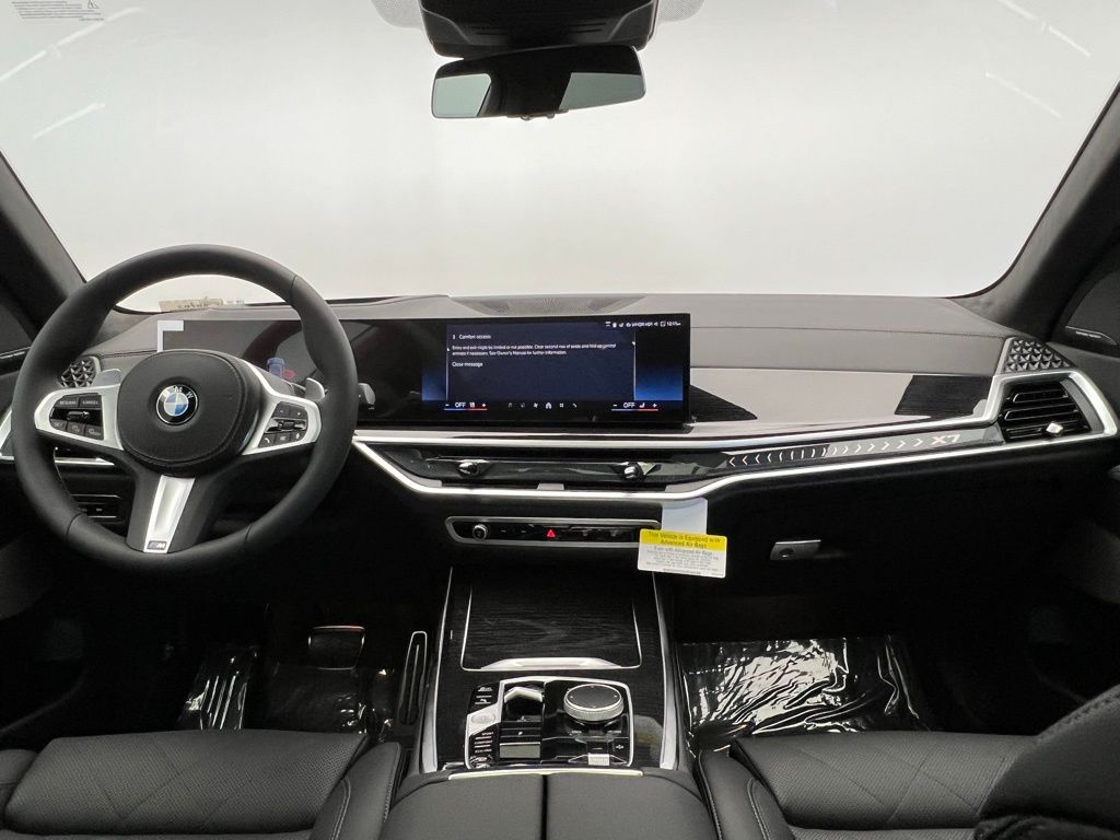Thumbnail: 2026 BMW X7 - 11