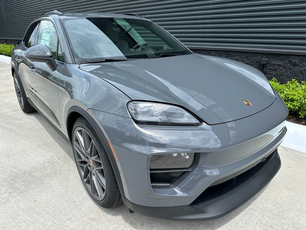 Thumbnail: 2025 Porsche Macan - 10