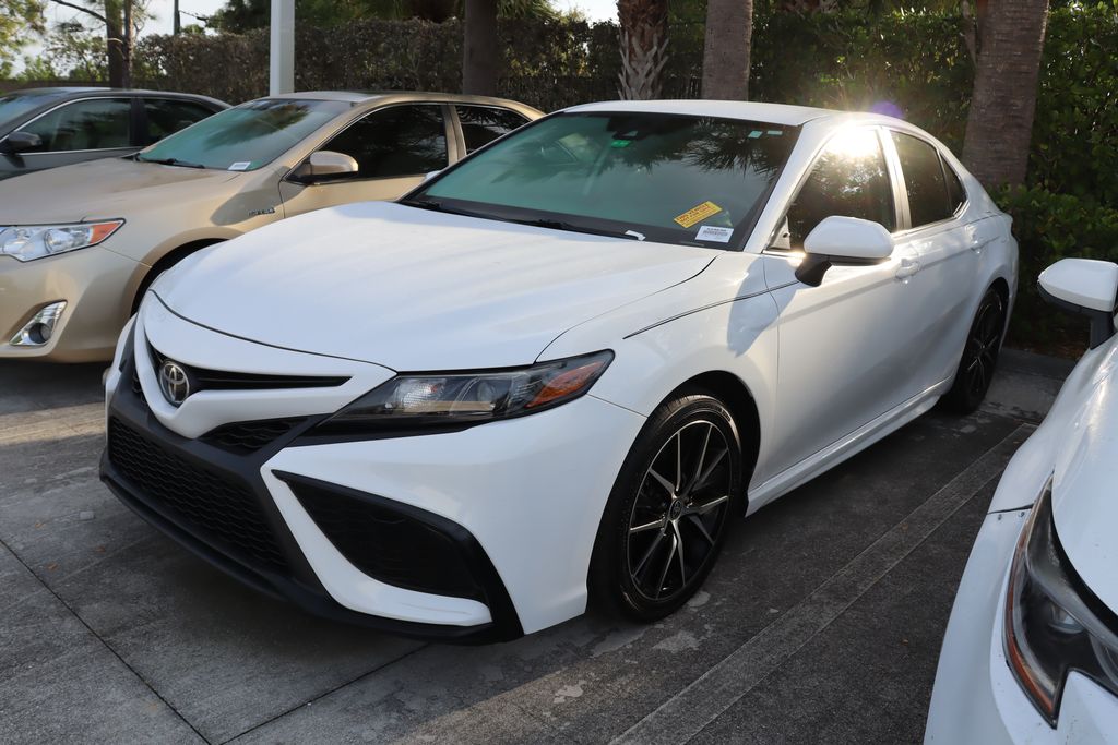 2021 Toyota Camry SE -
                West Palm Beach, FL