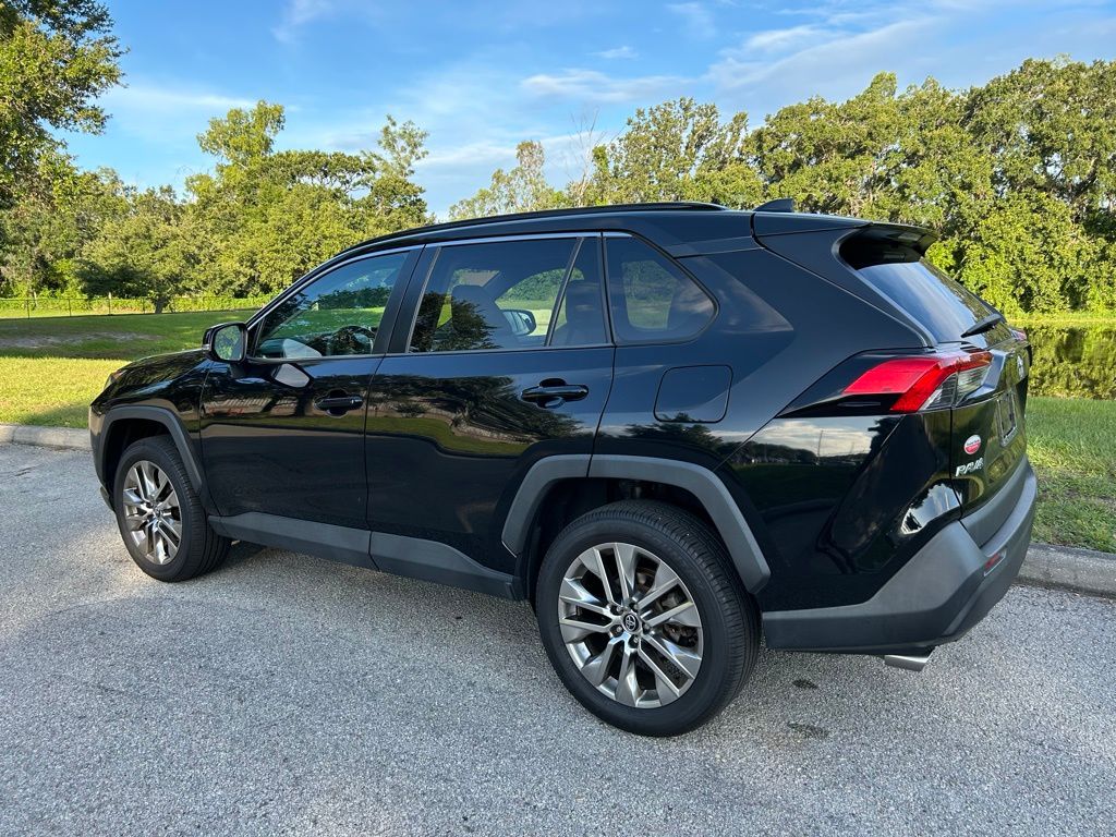 Thumbnail: 2020 Toyota RAV4 - 3