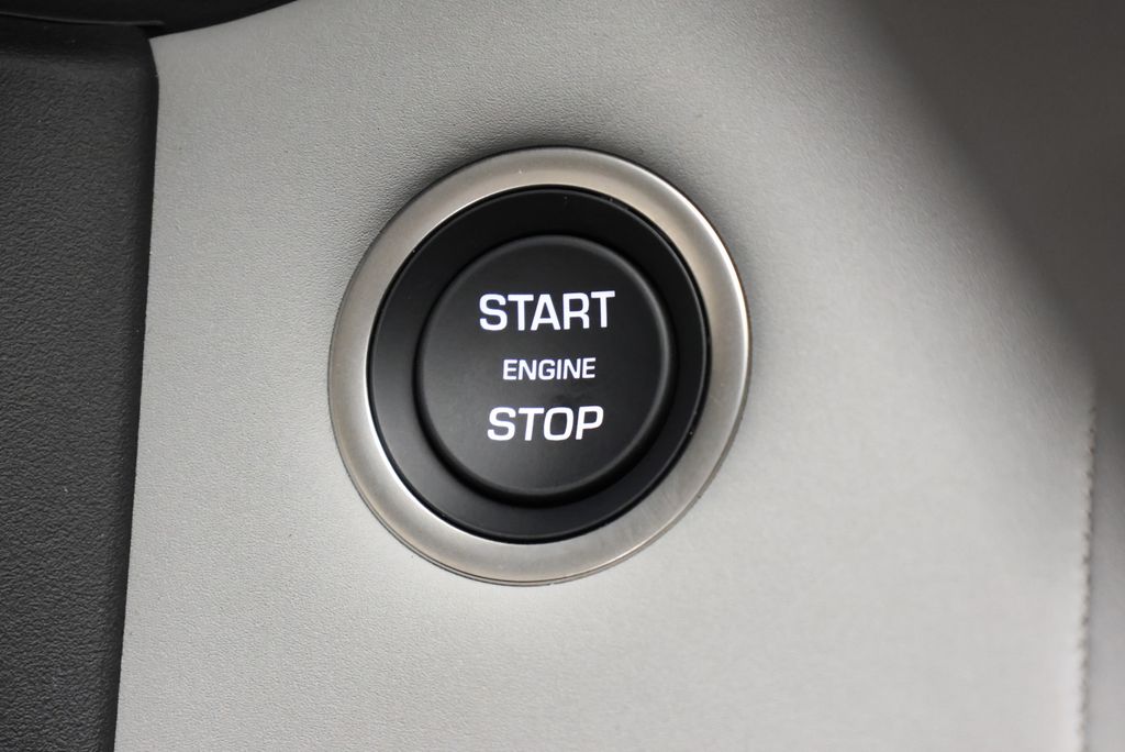 Thumbnail: 2026 Land Rover Range Rover Velar - 26