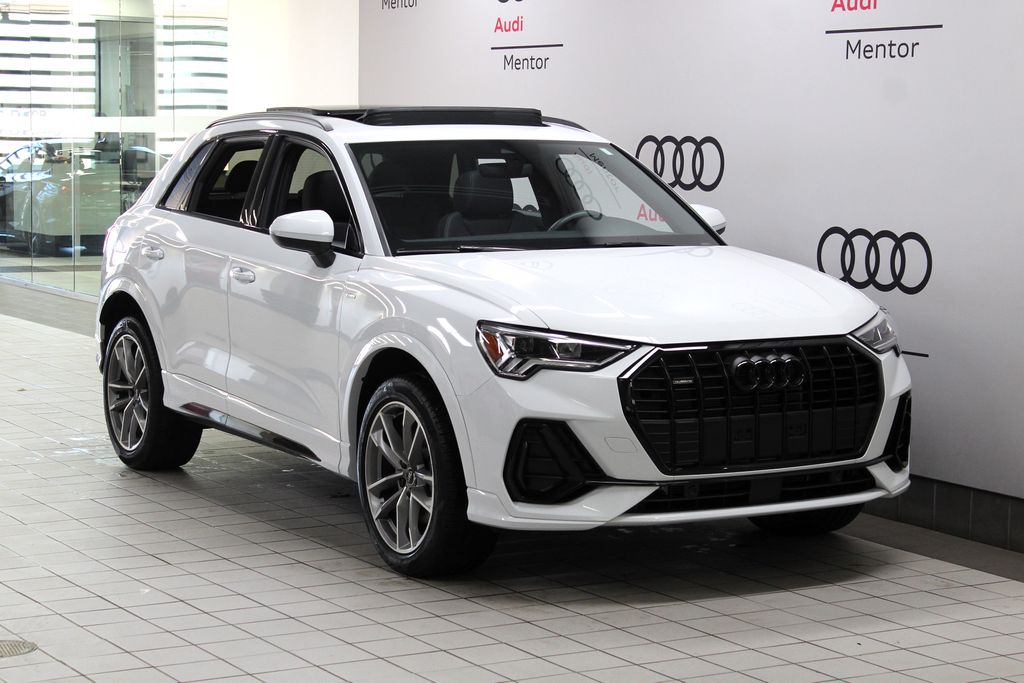 Thumbnail: 2023 Audi Q3 - 8