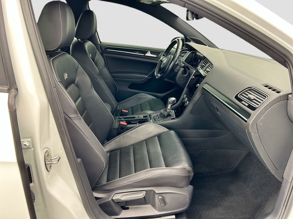 Thumbnail: 2019 Volkswagen Golf - 19