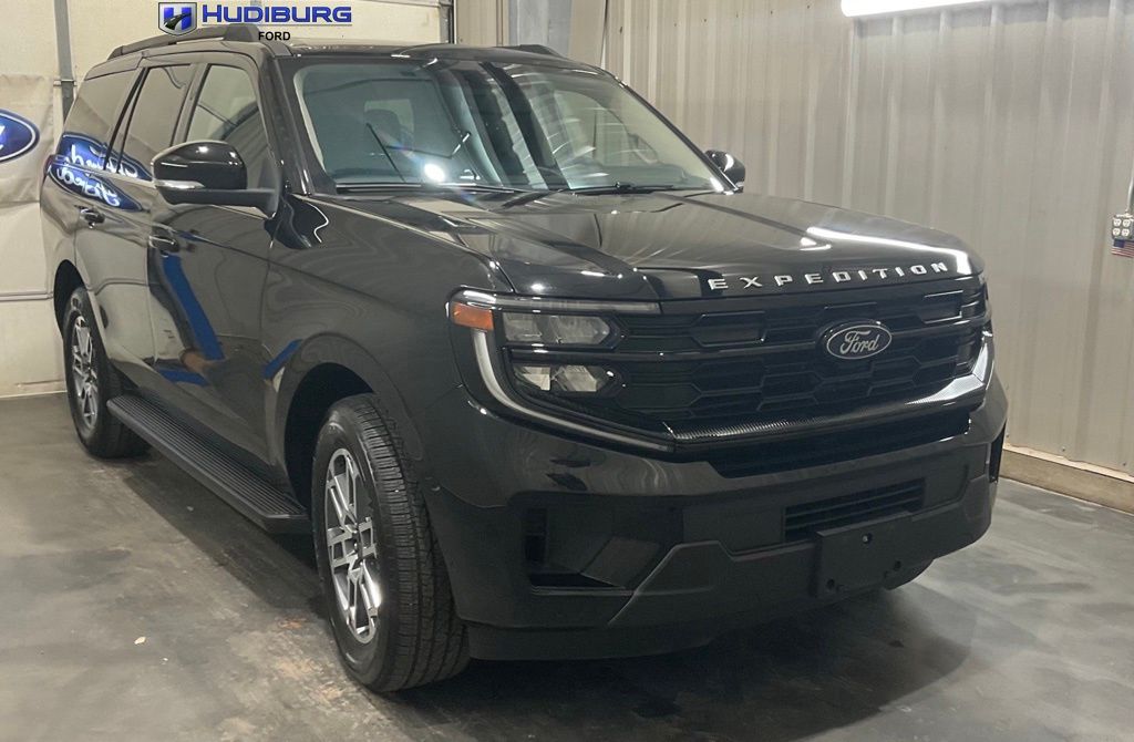 Black Metallic 2025 Ford Expedition SUV / Crossover 4X2 Automatic