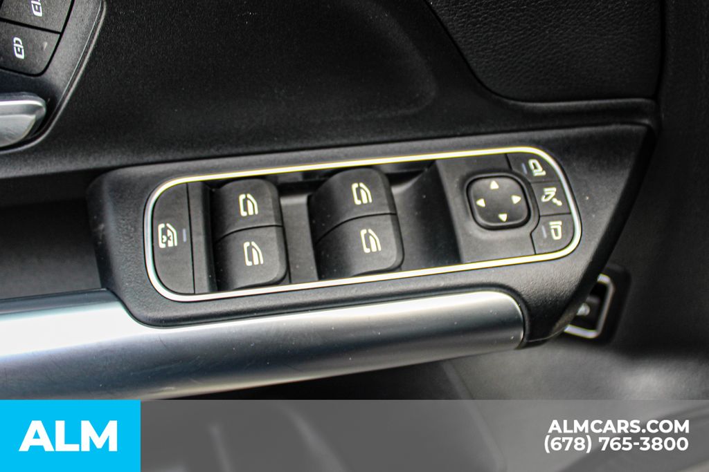 Used 2025 Black Mercedes-Benz GLA 250 image 40