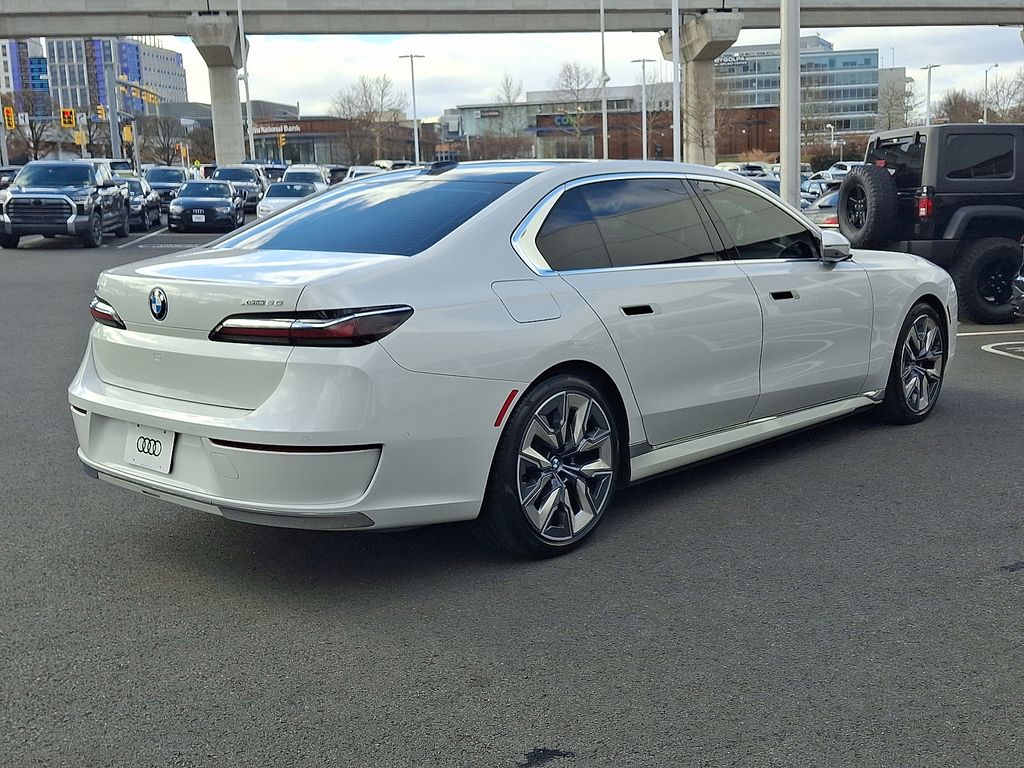 Thumbnail: 2023 BMW i7 - 4