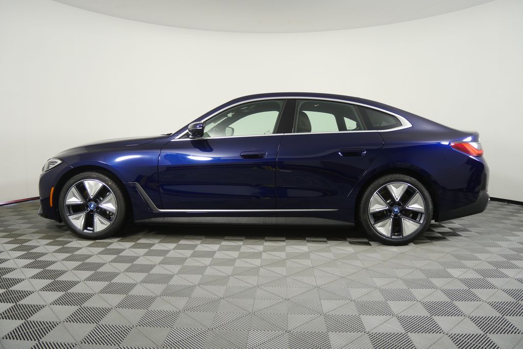 Thumbnail: 2023 BMW i4 - 6