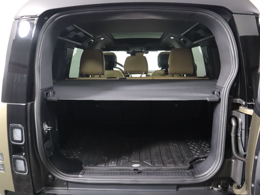 Thumbnail: 2026 Land Rover Defender - 30