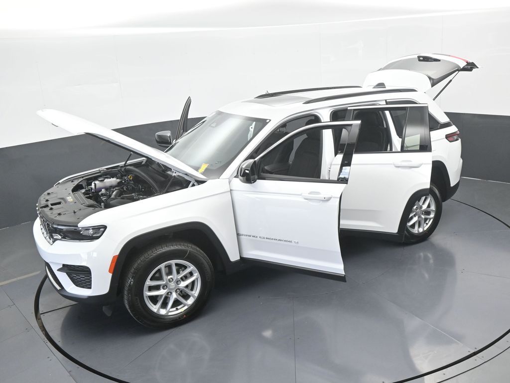 New 2025 Bright White Clearcoat Jeep Laredo image 63
