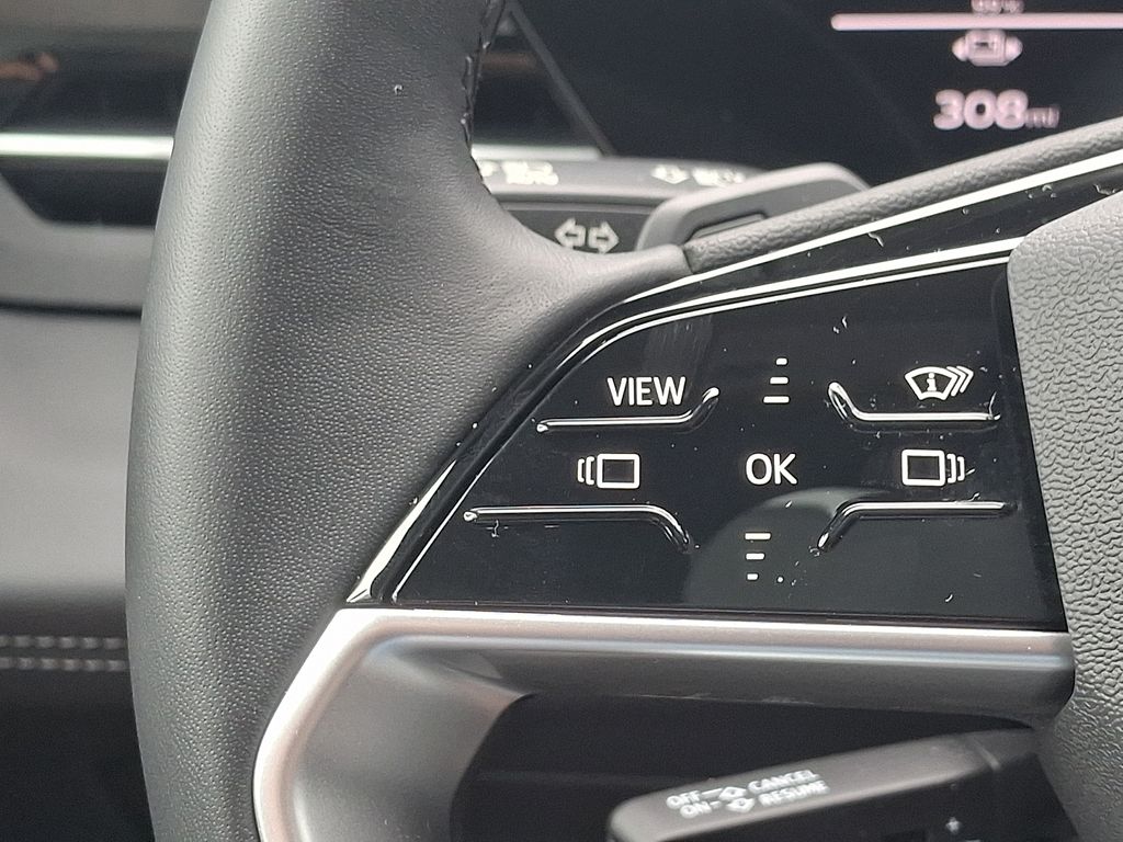 Thumbnail: 2025 Audi Q6 e-tron - 21