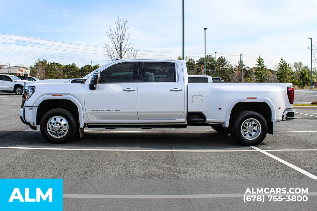 Used 2024 White GMC Denali Ultimate image 7