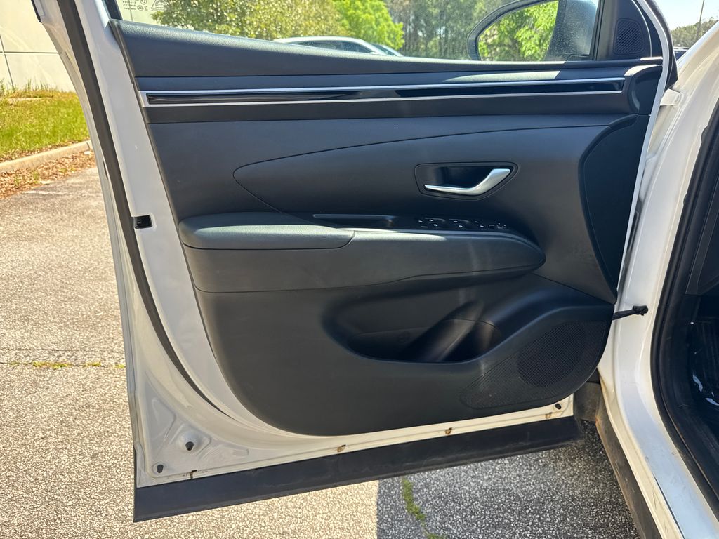 Used 2023 White Hyundai SEL image 10
