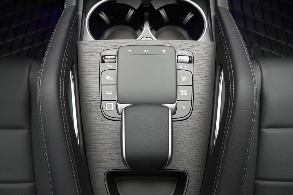 Thumbnail: 2026 Mercedes-Benz GLE - 29