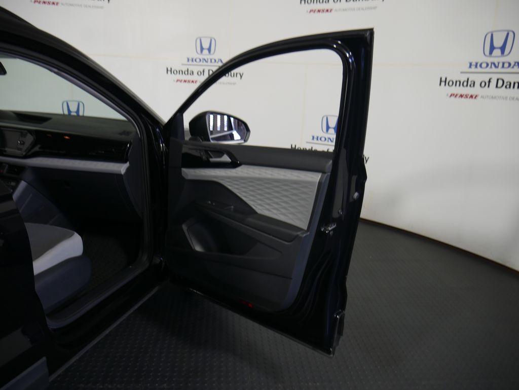 Thumbnail: 2022 Volkswagen Taos - 7