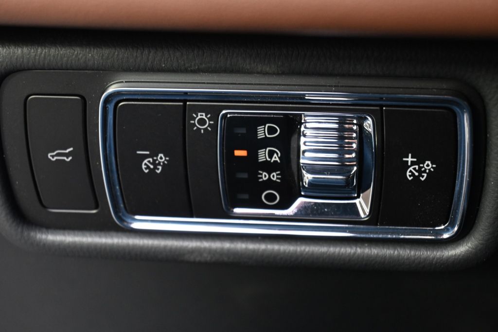 New 2026 White Lincoln Reserve image 25