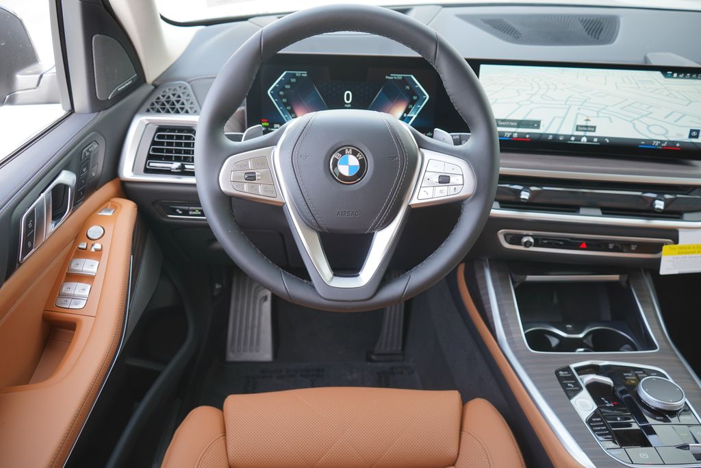 2025 BMW X7 xDrive40i 15