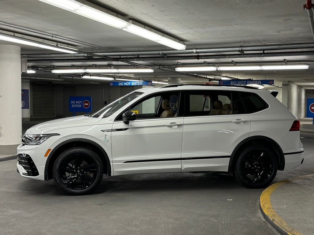 2024 Volkswagen Tiguan 2.0T SE R-Line Black 31