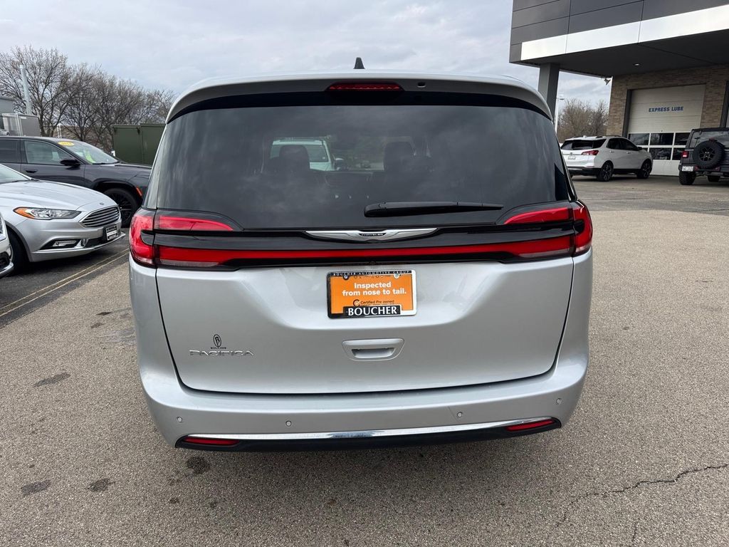 View vehicle photo 3