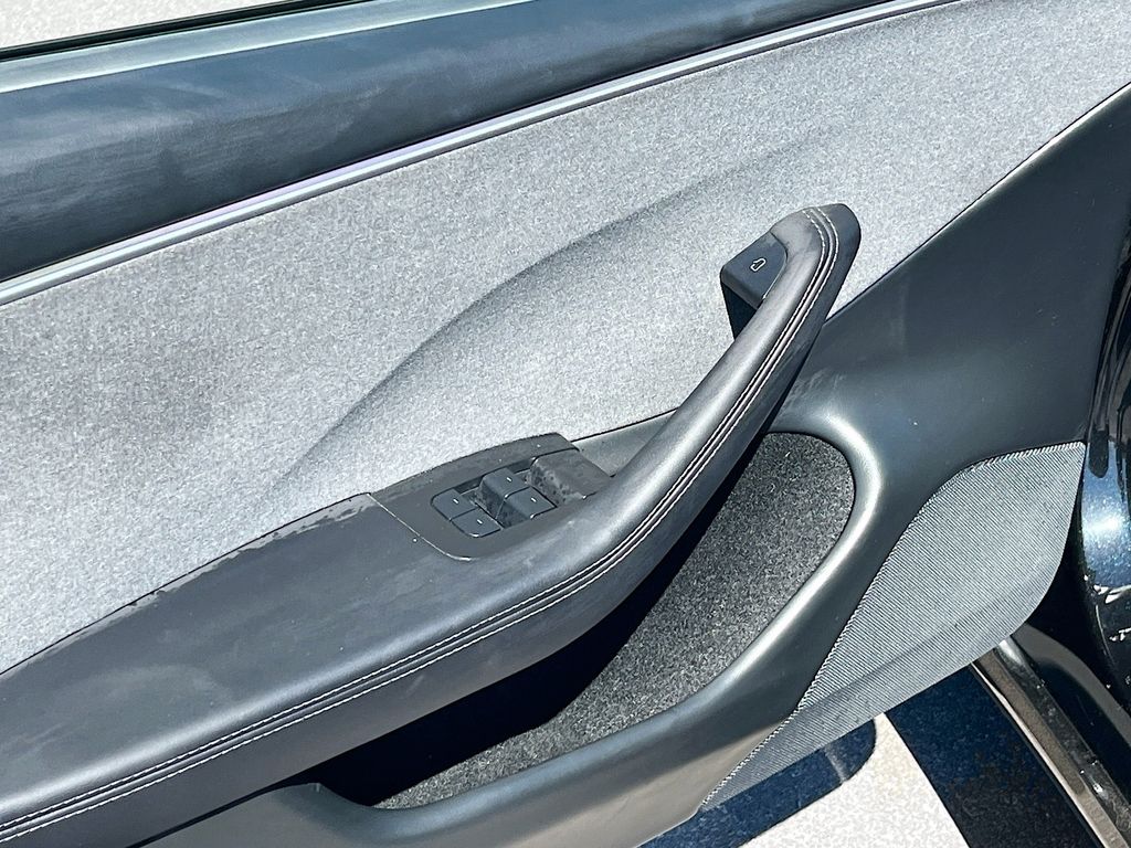 Used 2025 Black Tesla Long Range image 17