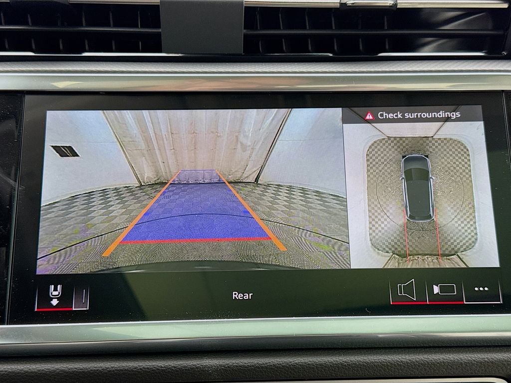 Thumbnail: 2025 Audi Q3 - 16