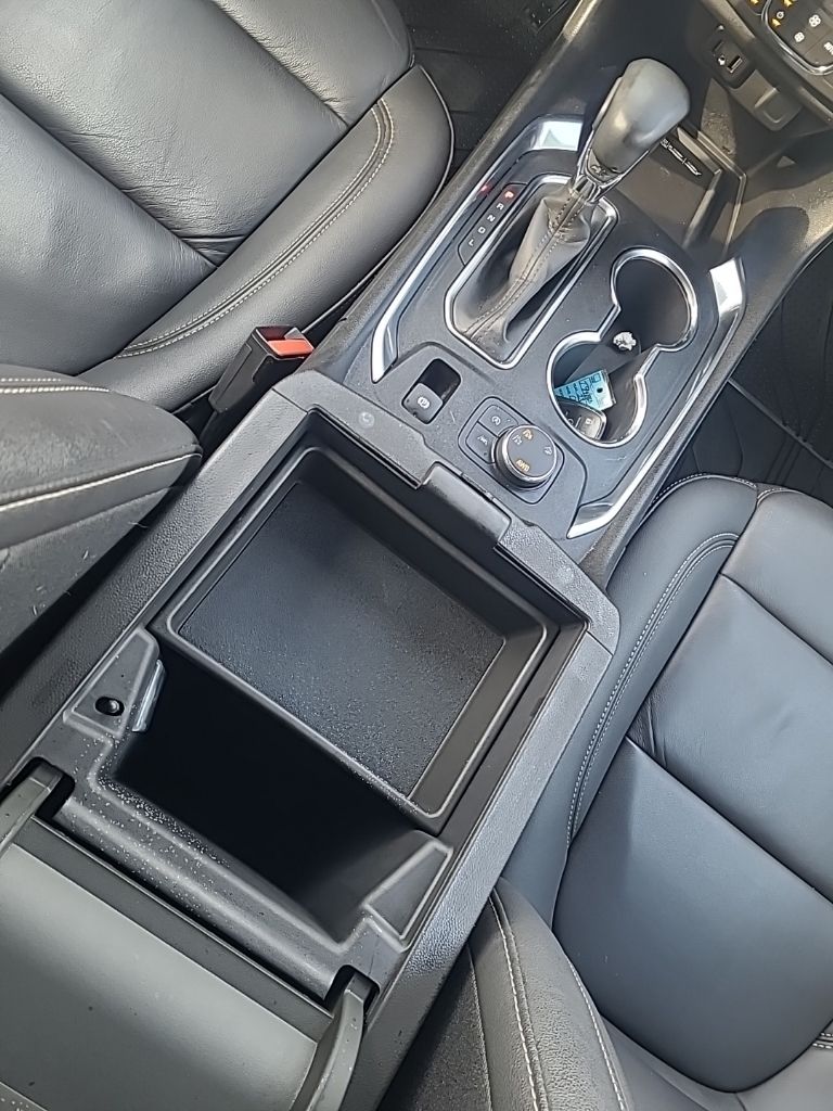 used 2023 Chevrolet Traverse car, priced at $32,811