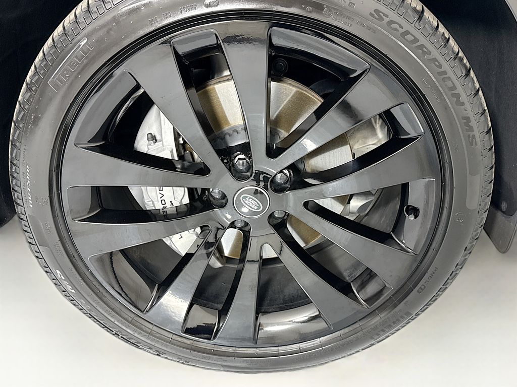 Thumbnail: 2025 Land Rover Range Rover Sport - 32