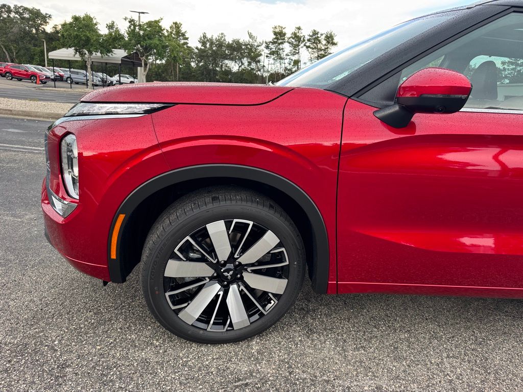 2025 Mitsubishi Outlander SEL photo 10