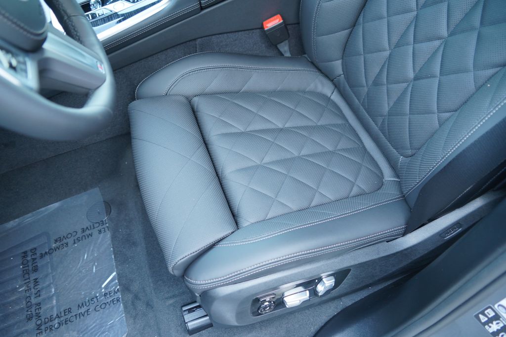 Thumbnail: 2027 BMW X7 - 10