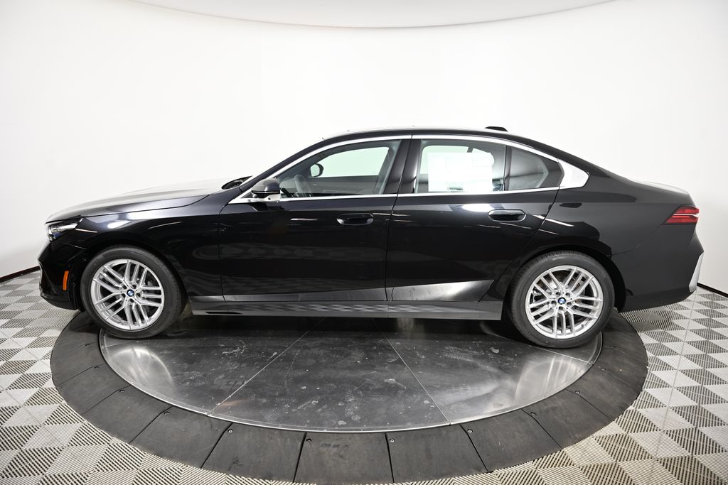 Thumbnail: 2025 BMW 5 Series - 2