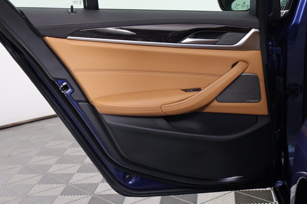 Thumbnail: 2023 BMW 5 Series - 13