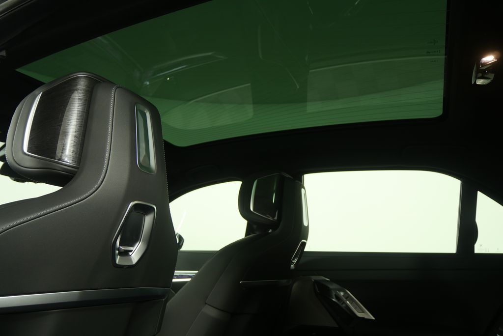 Thumbnail: 2026 BMW i7 - 18