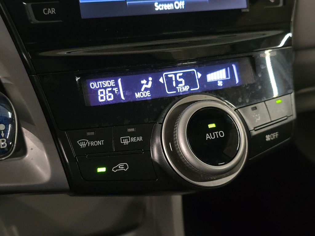 2015 Toyota Prius V Two photo 26