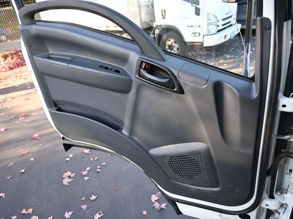 2024 Isuzu NPR HD 