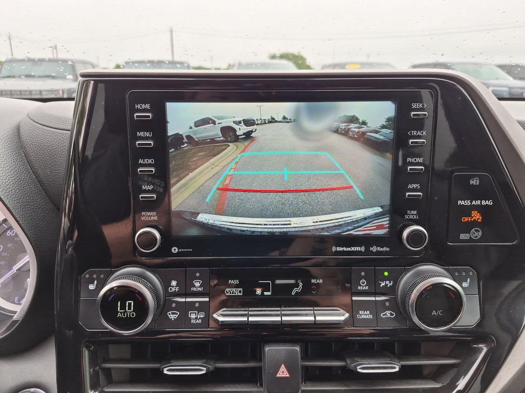 Used Car 2022 Toyota Highlander  Xle For Sale Under $30,000 In Austin, Texas