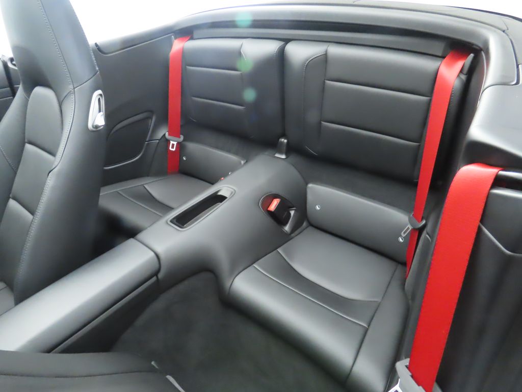 2014 Porsche 911 Carrera 4S 29