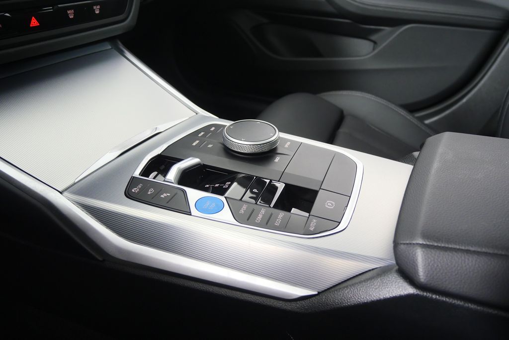Thumbnail: 2024 BMW i4 - 27