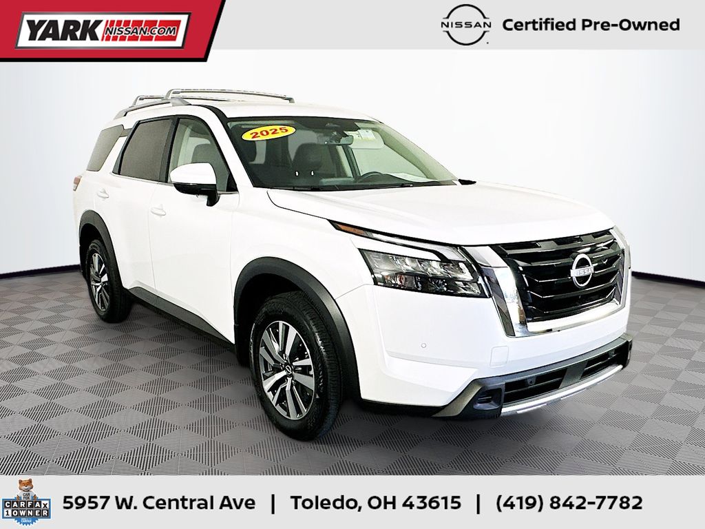 White 2025 Nissan Pathfinder SUV / Crossover All-Wheel Drive 9-Speed Automatic