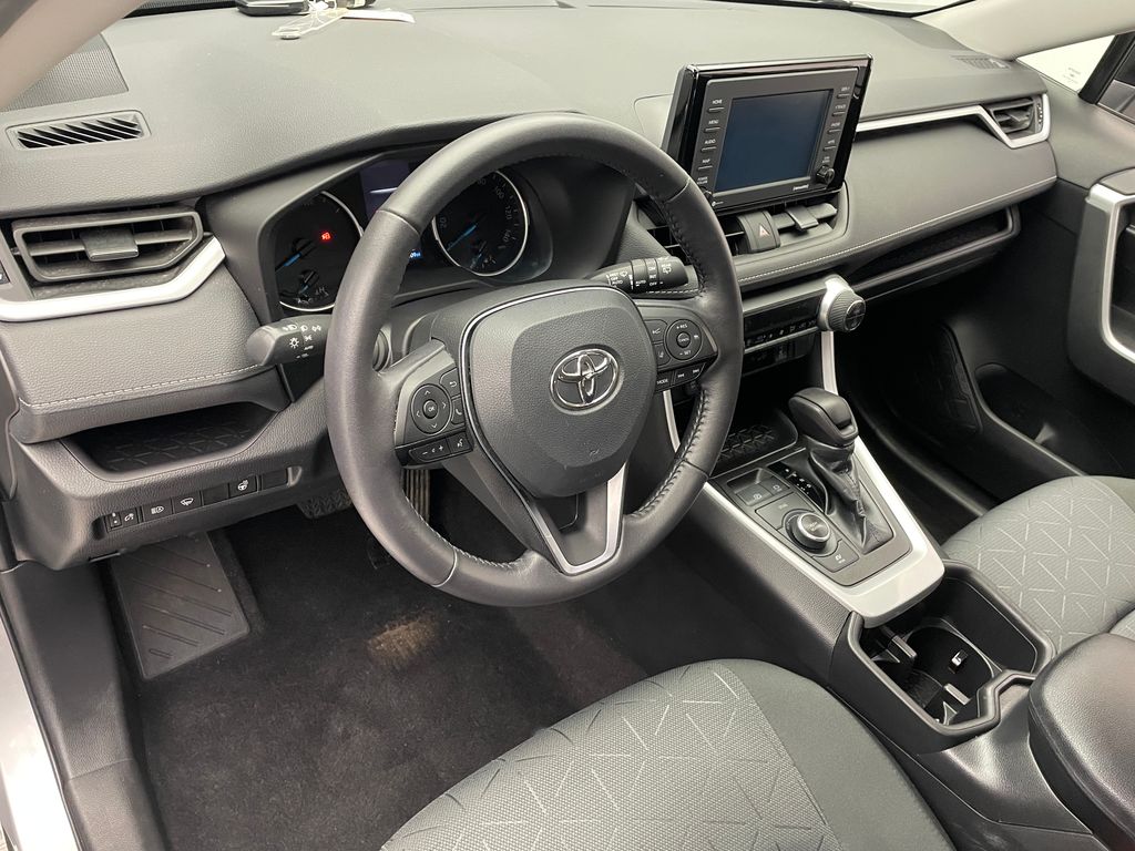 2022 Toyota RAV4 XLE 11