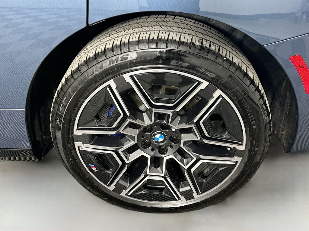 Thumbnail: 2026 BMW iX - 23