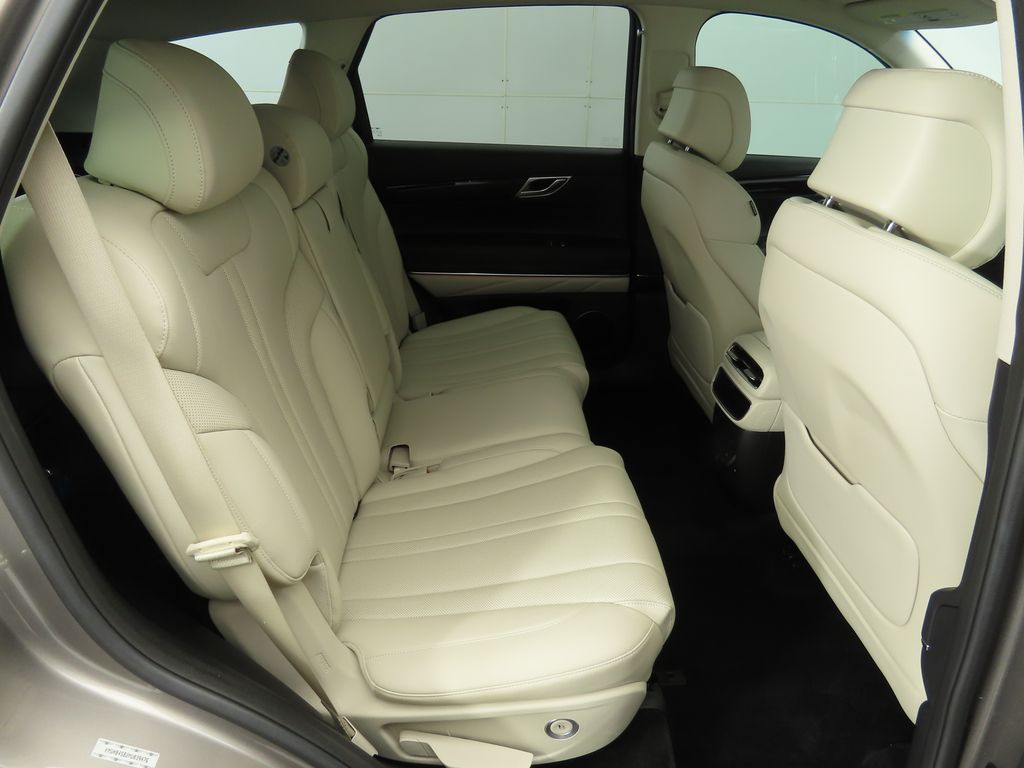 Thumbnail: 2021 Genesis GV80 - 22