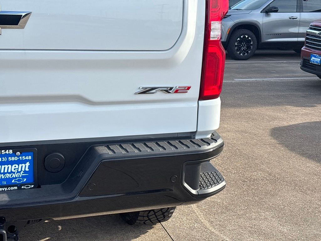 2026 Chevrolet Silverado 1500 ZR2 - 11