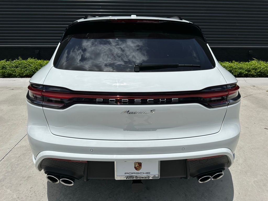 2025 Porsche Macan S 11
