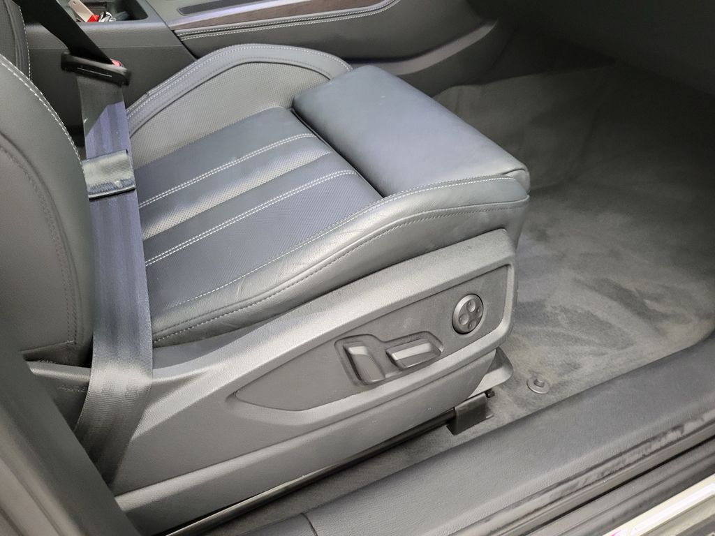 Thumbnail: 2022 Audi Q5 - 13