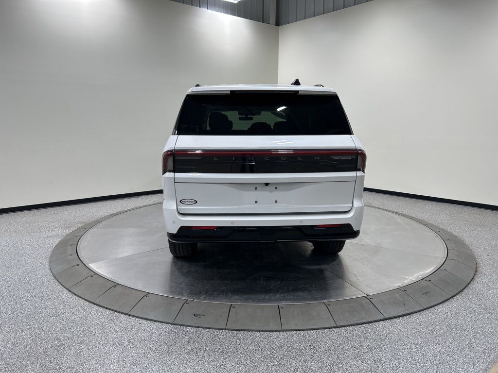 new 2026 Lincoln Navigator car, priced at $106,480