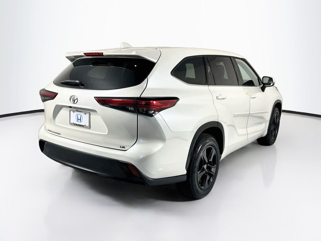 Thumbnail: 2021 Toyota Highlander - 5