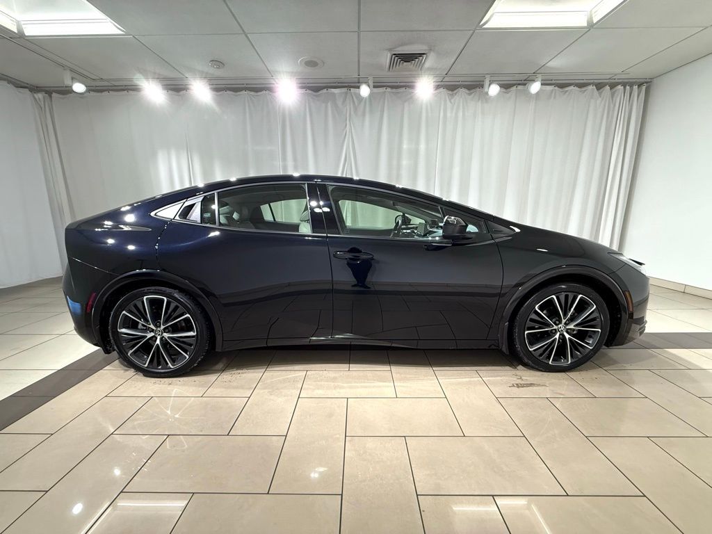 Thumbnail: 2024 Toyota Prius - 8