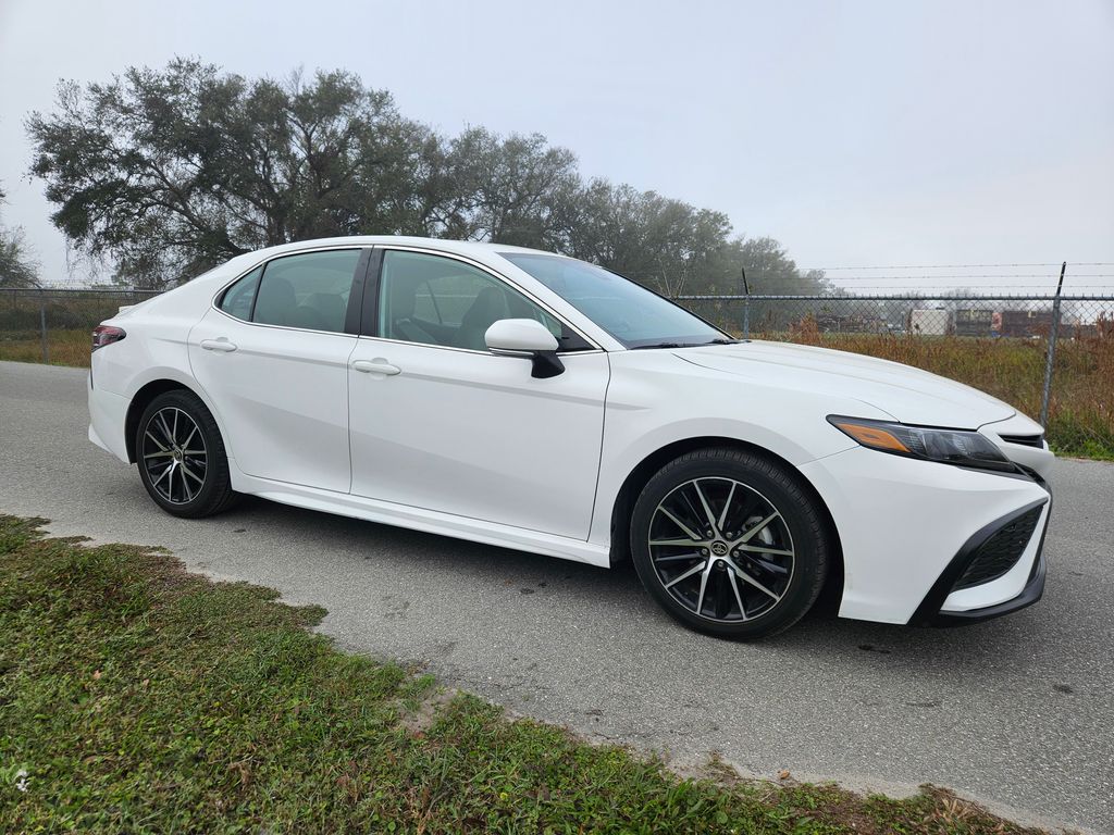 2023 Toyota Camry SE 7