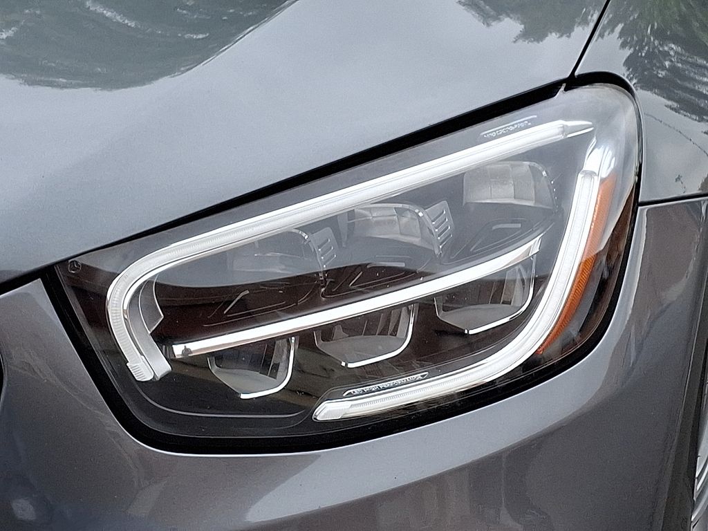 2021 Mercedes-Benz GLC 300 9