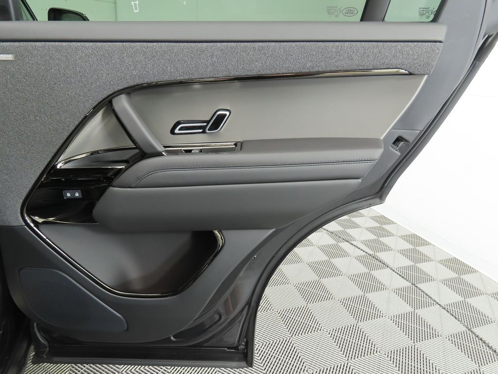 Thumbnail: 2026 Land Rover Range Rover Sport - 27